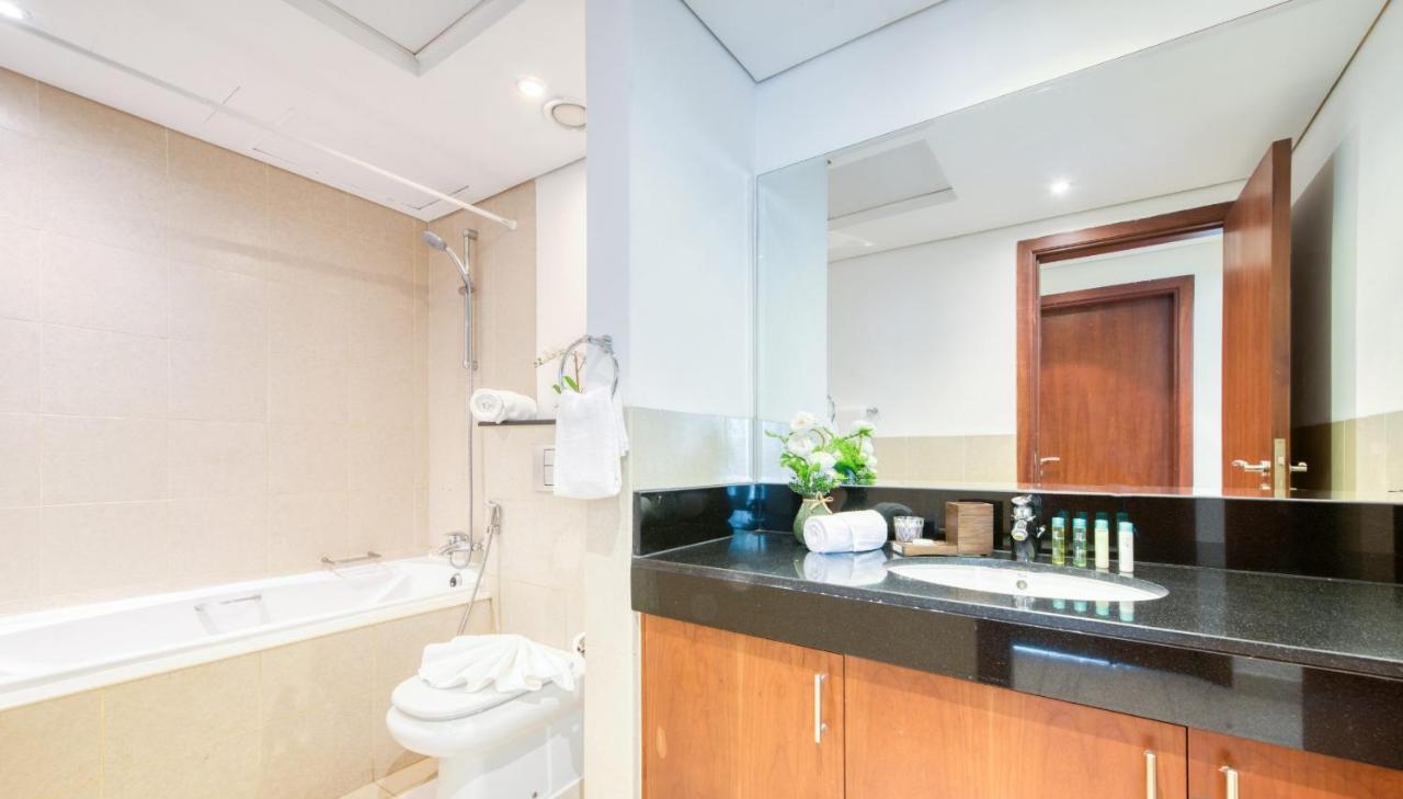 Stunning 1 Bedroom Apartment In Down Town Dubái Exterior foto